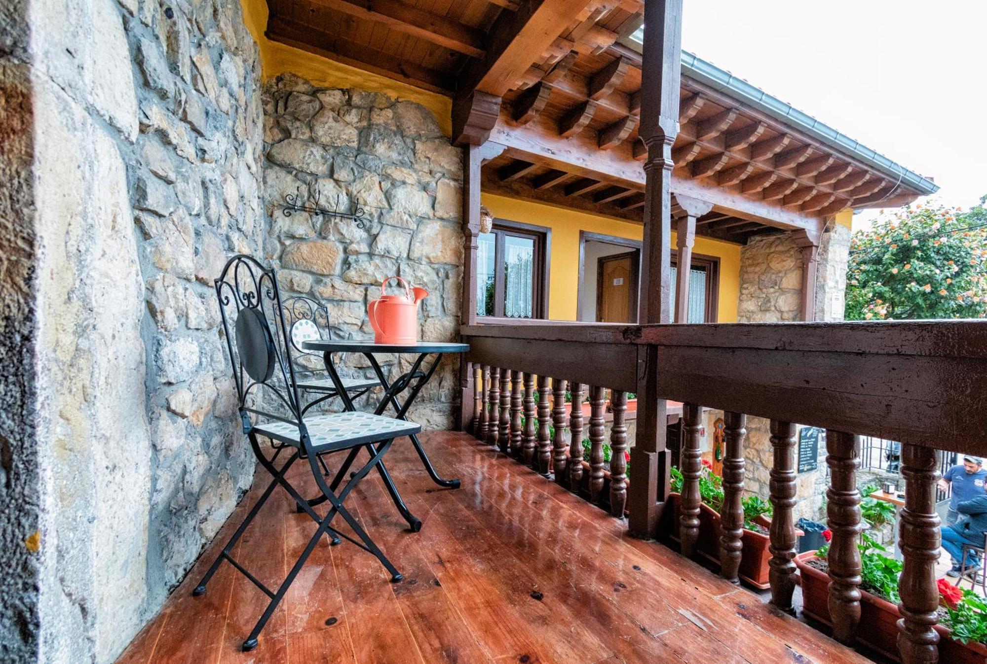 Albergue Santa Marina Buelna Exterior photo